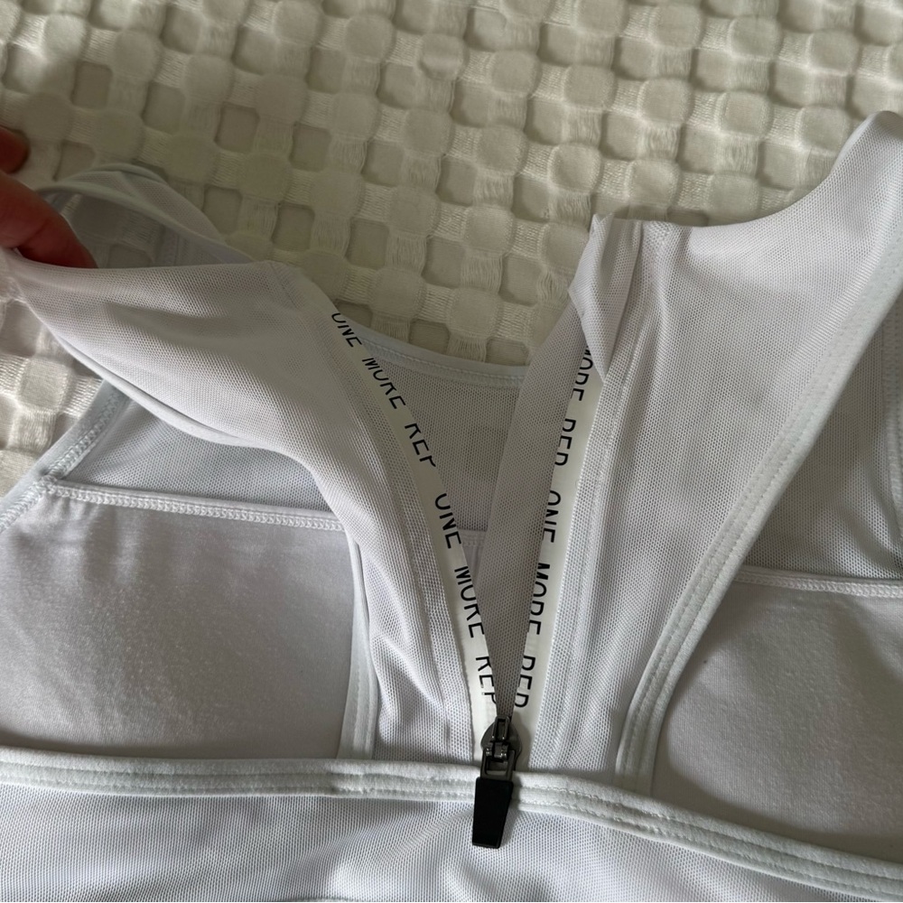 20. ZYIA White Seamless Sports Bra Intimates - Picture 3 of 4